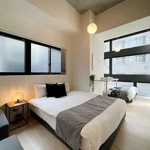Bhotel Nekoyard - Stylish Loft Steps From Peace Park 広島市